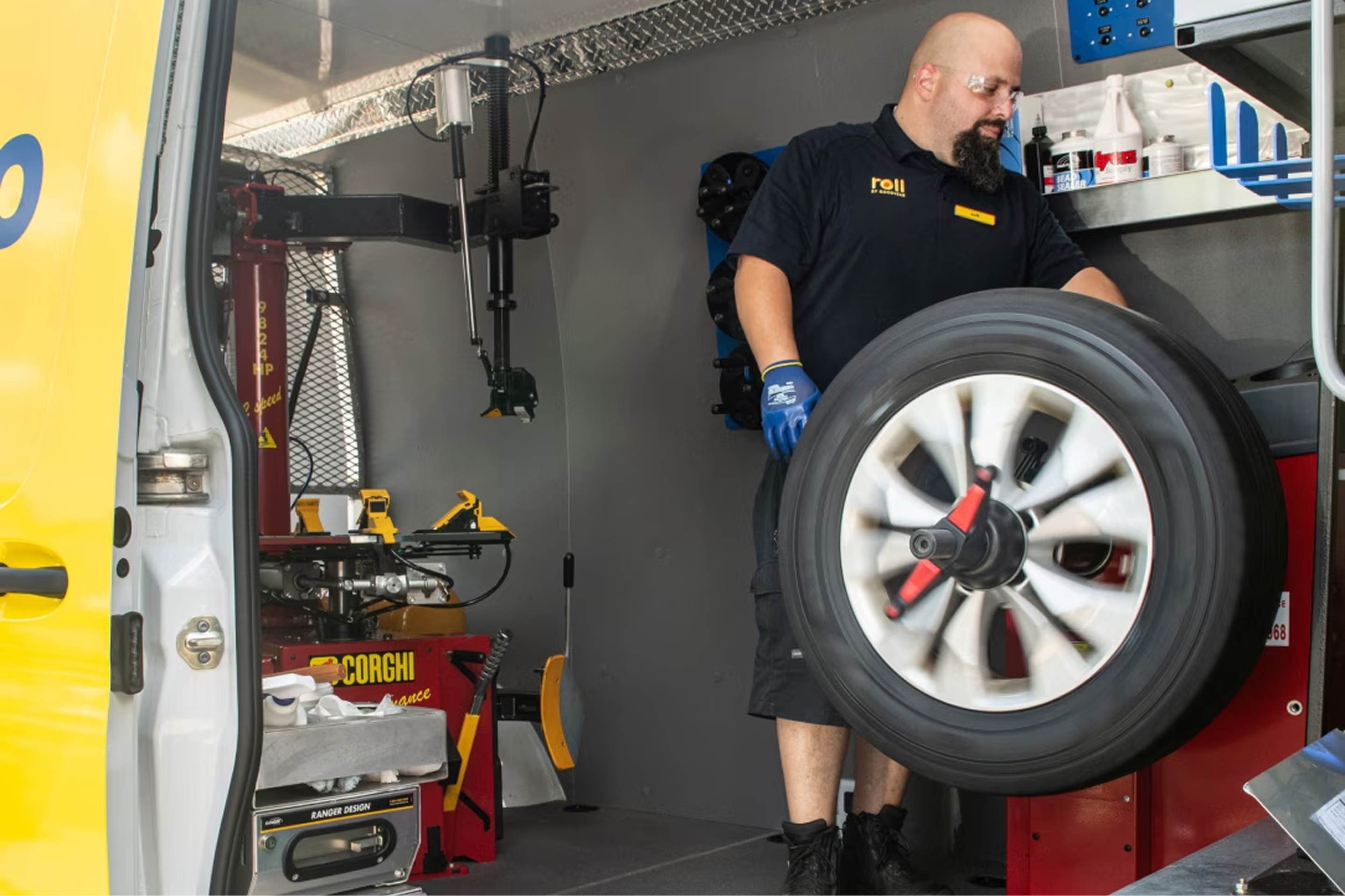 Mobile Store Image 3